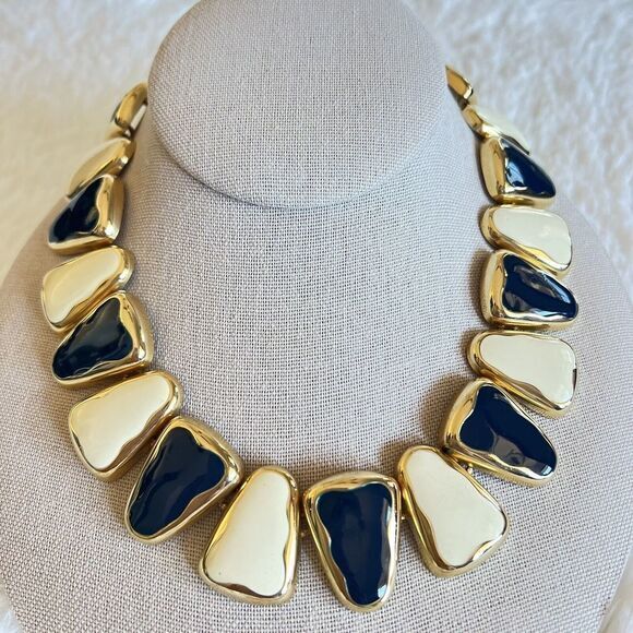 Vintage Navy Enamel Gold Triangle Link Necklace 16 in - Picture 3 of 10